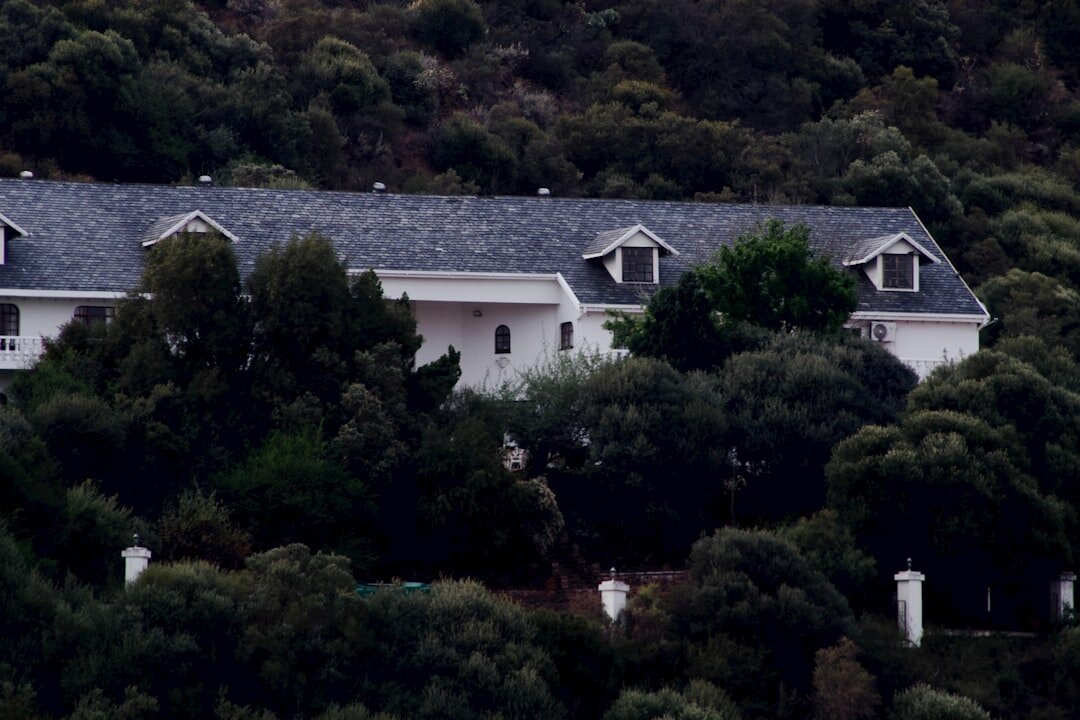 celebrity mansion in hills